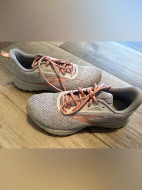 Brooks Women’s Light Gray and Peach Athletic Running Shoes